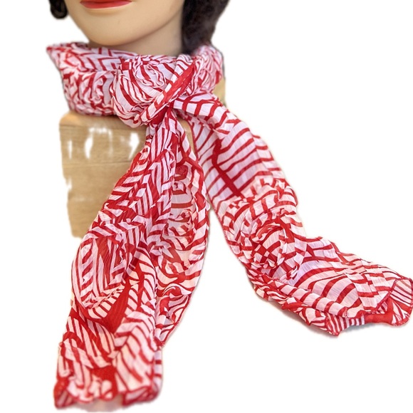 🇮🇹🎉Fun Textured Larioseta Oblong Scarf — Red & White | 9”W x 62”L - Picture 15 of 16
